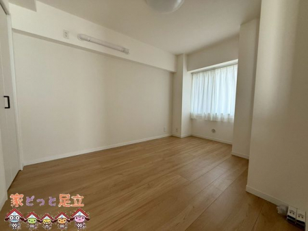�q�������@�q������
