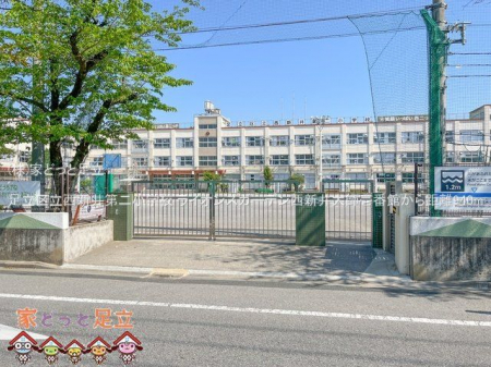 ���ӊ��@�����旧���V���񏬊w�Z �B�e��(2023-05-04) 940m