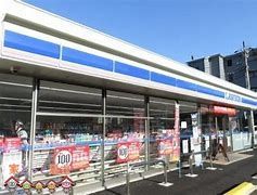 周辺環境　ローソン足立梅島二丁目店 徒歩4分。 290m