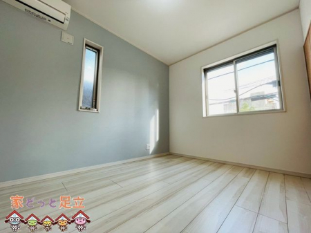 �q�������@�q������