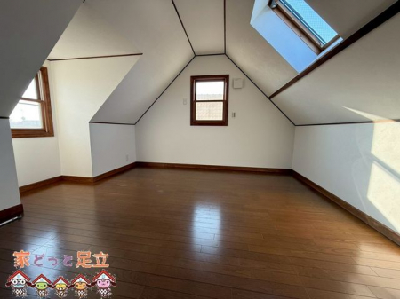 �q�������@�q������