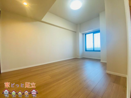 �q�������@-