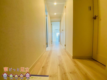 ���ց@����