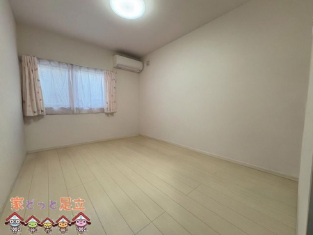 �q�������@�q������