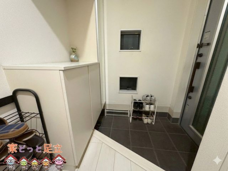 ���ց@����